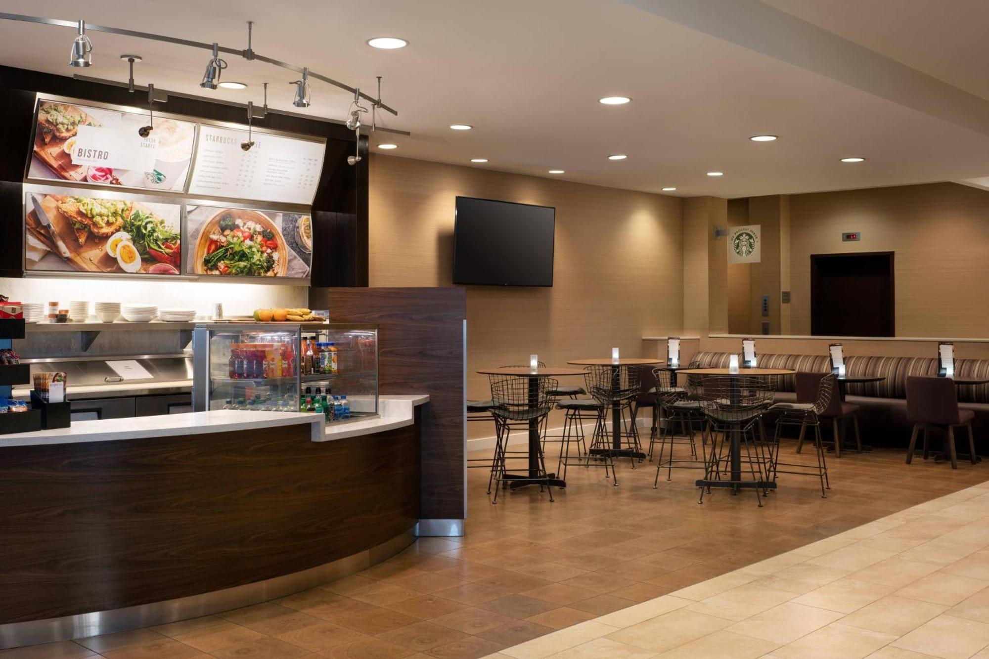 Hotel Courtyard By Marriott Airport Denver