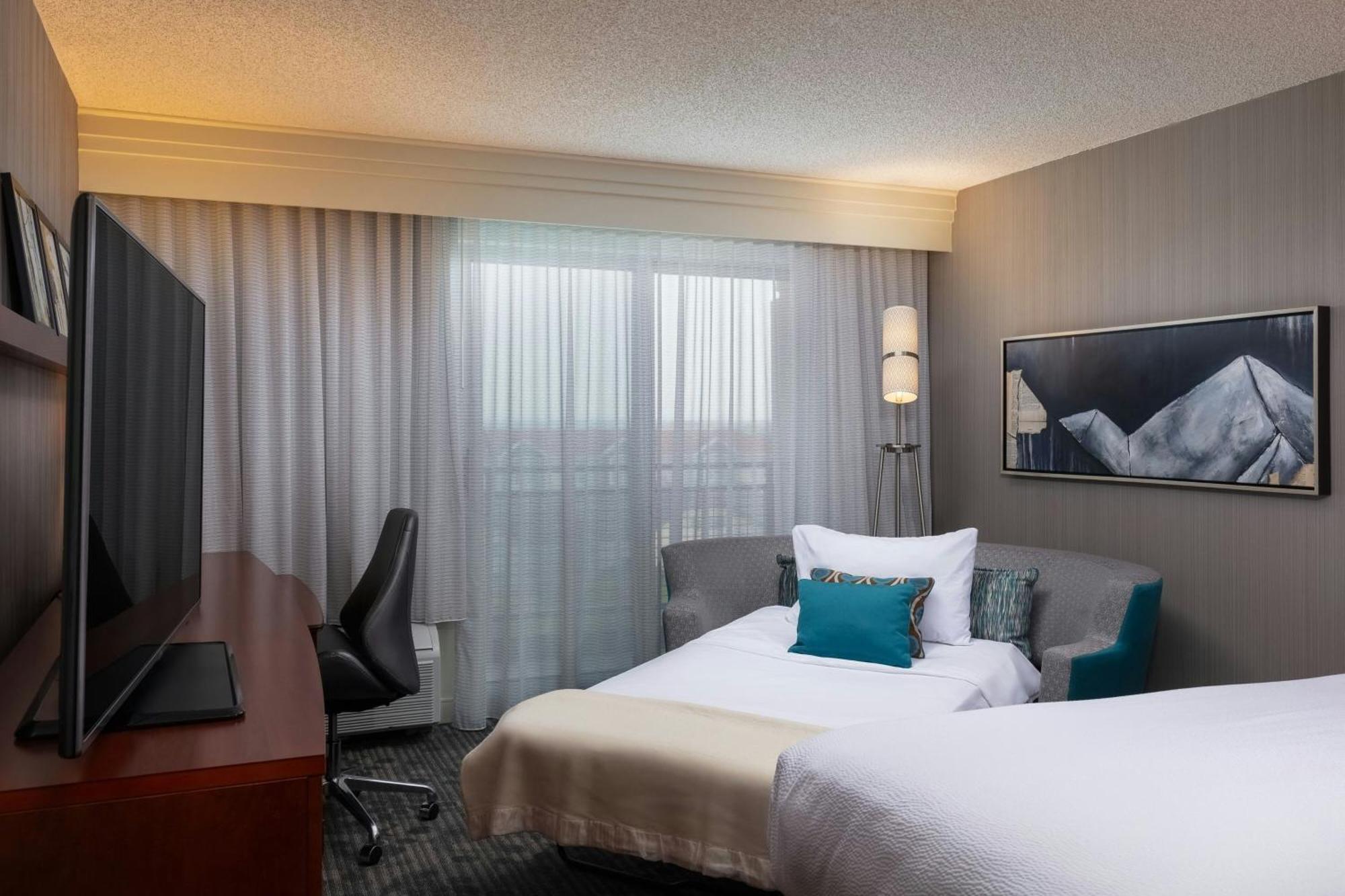 Hotel Courtyard By Marriott Airport Denver